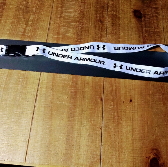 Under Armour out of sight lanyard keychain ID Holder white/black - Picture 7 of 7
